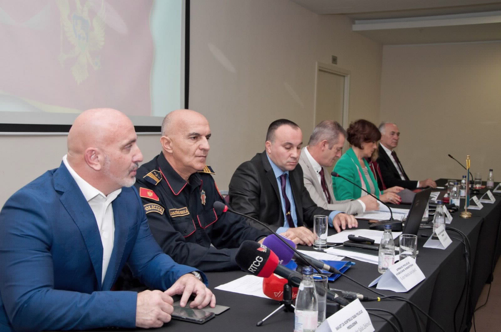RADIMO NA TOME DA POLICAJCI INTENZIVNIJE PRIJAVLJUJU KOMPROMITOVANE POJEDINCE IZ SOPSTVENIH REDOVA