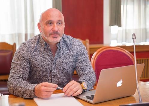 “Alo, šta se bunite, ovo je naša država, mi smo je stvorilli, može nam se”